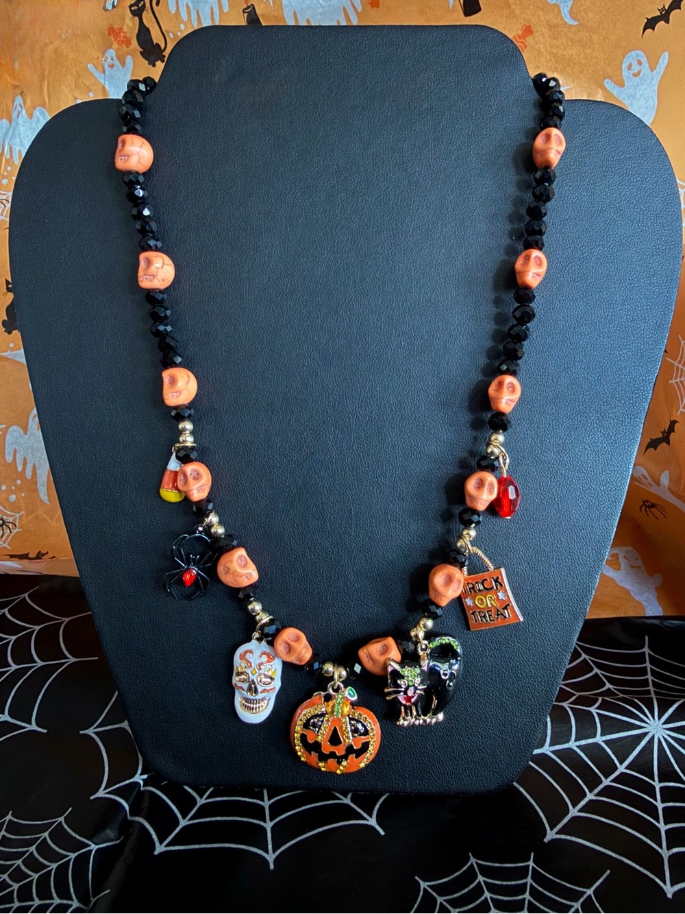 Vintage Style Halloween Charm Necklace 🎃💀🕷️🩸🐈‍⬛